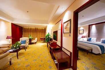 هتل Howard Johnson Tropical Garden Plaza Kunming