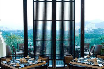 Отель Le Parker International