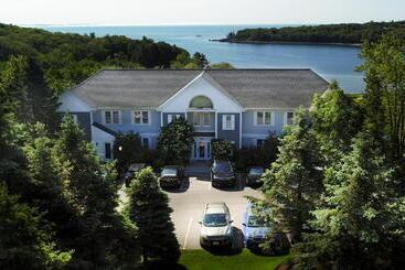 ホテル Strawberry Hill Seaside Inn