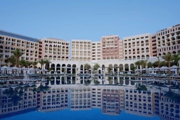 فندق The Ritzcarlton Abu Dhabi  Grand Canal