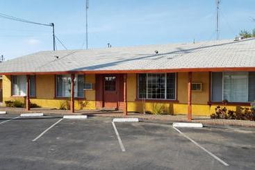 מוטל Reedley Inn
