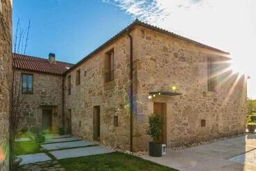 بيت ريفى Os Lambrans