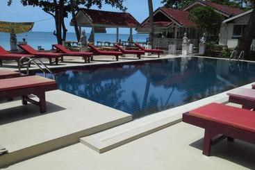 استراحتگاه Tradewinds Cottages