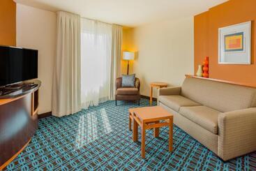Апарт-отель Fairfield Inn And Suites Turlock