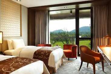 هتل Crowne Plaza Xuzhou Dalong Lake, An Ihg