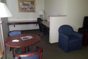 Hometown Hotel Bryant