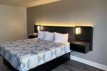 Отель Studio 6 Suites Perry, Ga