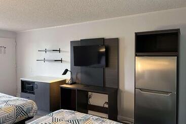 هتل Studio 6 Suites Perry, Ga