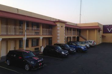 هتل Vista Inn & Suites Memphis