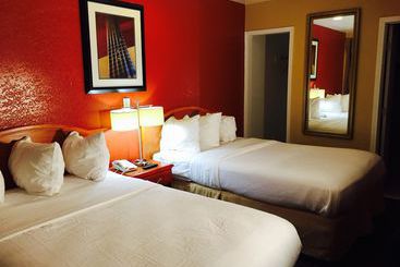 هتل Vista Inn & Suites Memphis