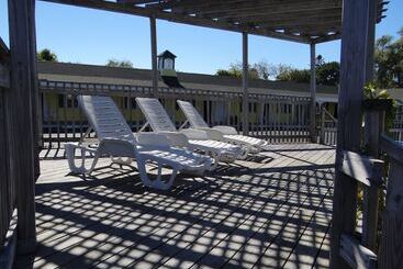 Jonathan Edwards Motel