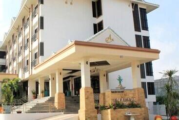 בית מלון כפרי Ayara Grand Palace