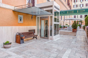 هتل Domus Carmelitana