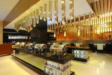 בית מלון כפרי Granada Johor Bahru