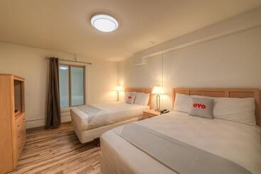 Отель Knights Inn Newport