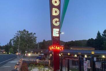Muir Lodge Motel