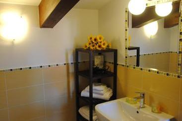 تختخواب و صبحانه Flower Inn