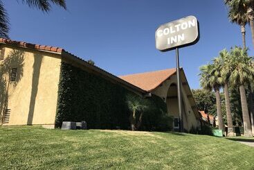בית מלון כפרי Colton Inn
