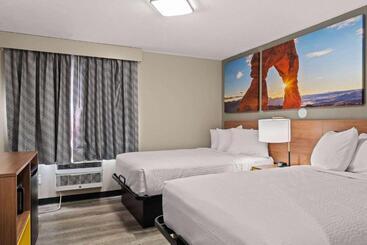 Отель Days Inn By Wyndham Albuquerque I 25