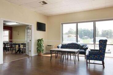 فندق Econo Lodge Pine Bluff