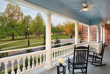 هتل Inn At Carnall Hall