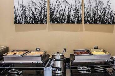 Отель Sleep Inn & Suites Bismarck I94