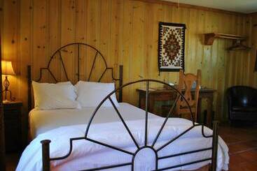 فندق The Maverick Inn