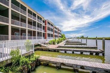 Water Street Hotel & Marina, Ascend Hotel Collection