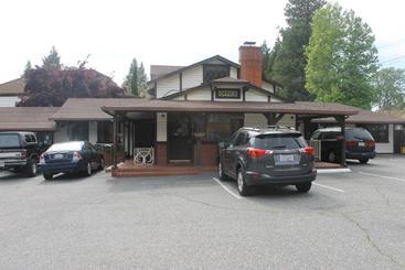 فندق على الطريق Coach N Four