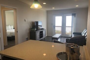 Sailor Jack Oceanfront Motel