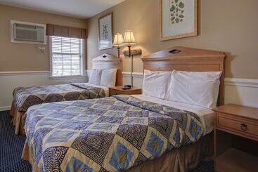 هتل آپارتمان Ambassador Inn