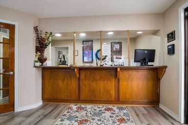 Отель Americas Best Value Inn Refugio