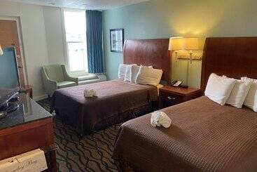 Ocean Sands Beach Boutique Inn   Stay By The Beach   Indoor Hotel   Saltwater Mineral Pool Open Unti