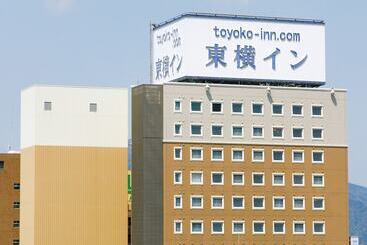 בית מלון כפרי Toyoko Inn Tsuruga Ekimae