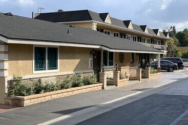 酒店 Walnut Inn & Suites West Covina