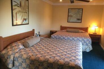 فندق على الطريق Bayshore Inn Ventura