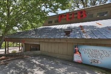 Outback Roadhouse Motel & Suites Branson