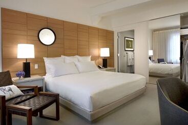 Апарт-отель 21c Museum Hotel Cincinnati