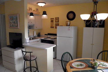 Deerfield Buccaneer Resort Apartments