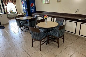 ホテル Amelia Inn & Suites