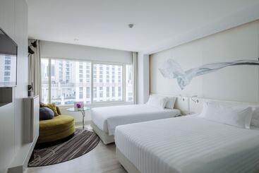 Centara Watergate Pavilion Hotel Bangkok