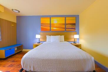 ホテル Coastal Inn By Oyo Lincoln City Oregon Coast Hwy