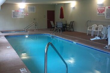 Cobblestone Hotel & Suites   Knoxville