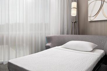 Отель Courtyard By Marriott Raleigh North/triangle Town Center