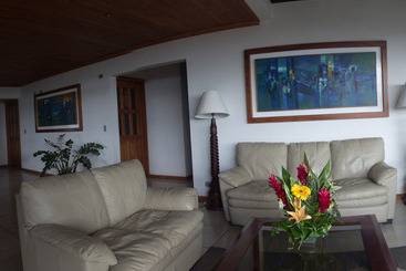 فندق Ficus Sunset Suites