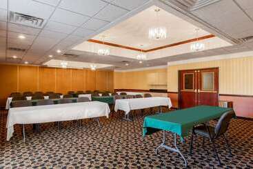 هتل La Quinta By Wyndham Dodge City