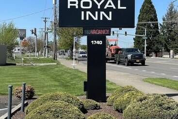 בית מלון כפרי Royal Inn Eugene  Airport
