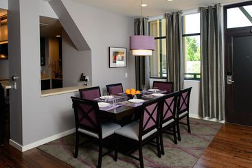 فندق Two Thirty Five