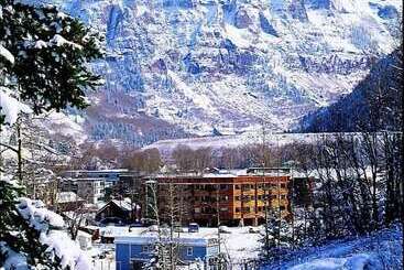 آپارتمان Ice House Suites And Condominiums