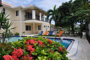 فندق Playa Aqualina Guesthouse